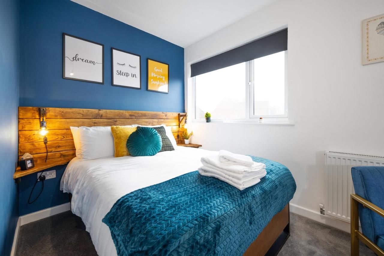 7 Bedroom House Ensuite Rooms, Fully Equipped Kitchen, Free Wifi, Tvs In Centre Close To A46 Inspire Homes Сasa de vacaciones *